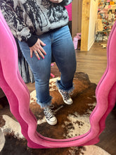 Load image into Gallery viewer, LITTLE BIRDIE JEANS