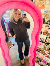 Load image into Gallery viewer, BEST OF BOTH WORLDS REVERSIBLE VEST