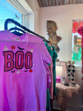 Load image into Gallery viewer, SPOOKY AND FABULOUS GRAPHIC TEE
