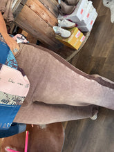 Load image into Gallery viewer, JUMP IN LINE JEANS