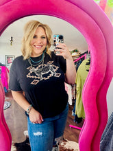 Load image into Gallery viewer, SHOW RING GRAPHIC TEE