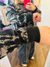 Load image into Gallery viewer, SUNDOWN SWEATER
