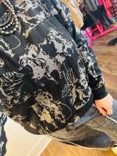 Load image into Gallery viewer, SUNDOWN SWEATER
