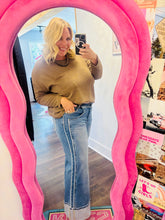 Load image into Gallery viewer, PIPE DREAM JEANS

