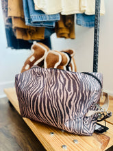 Load image into Gallery viewer, HIT THE ROAD TRAVELER BAG [zebra]
