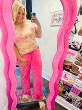 Load image into Gallery viewer, GOT MY PINK BACK JEANS
