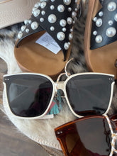 Load image into Gallery viewer, WEST FACING WINDSHIELD SUNGLASSES
