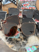 Load image into Gallery viewer, WEST FACING WINDSHIELD SUNGLASSES
