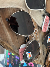 Load image into Gallery viewer, YES MA'AM SUNGLASSES
