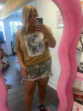 Load and play video in Gallery viewer, RUSTED AND TRUSTED GRAPHIC TEE
