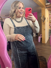 Load and play video in Gallery viewer, BASIC SNOW BUNNY TOP
