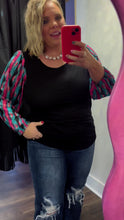 Load and play video in Gallery viewer, BOLD BEAUTY TOP
