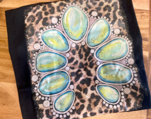 LEOPARD CONCHO GRAPHIC TEE
